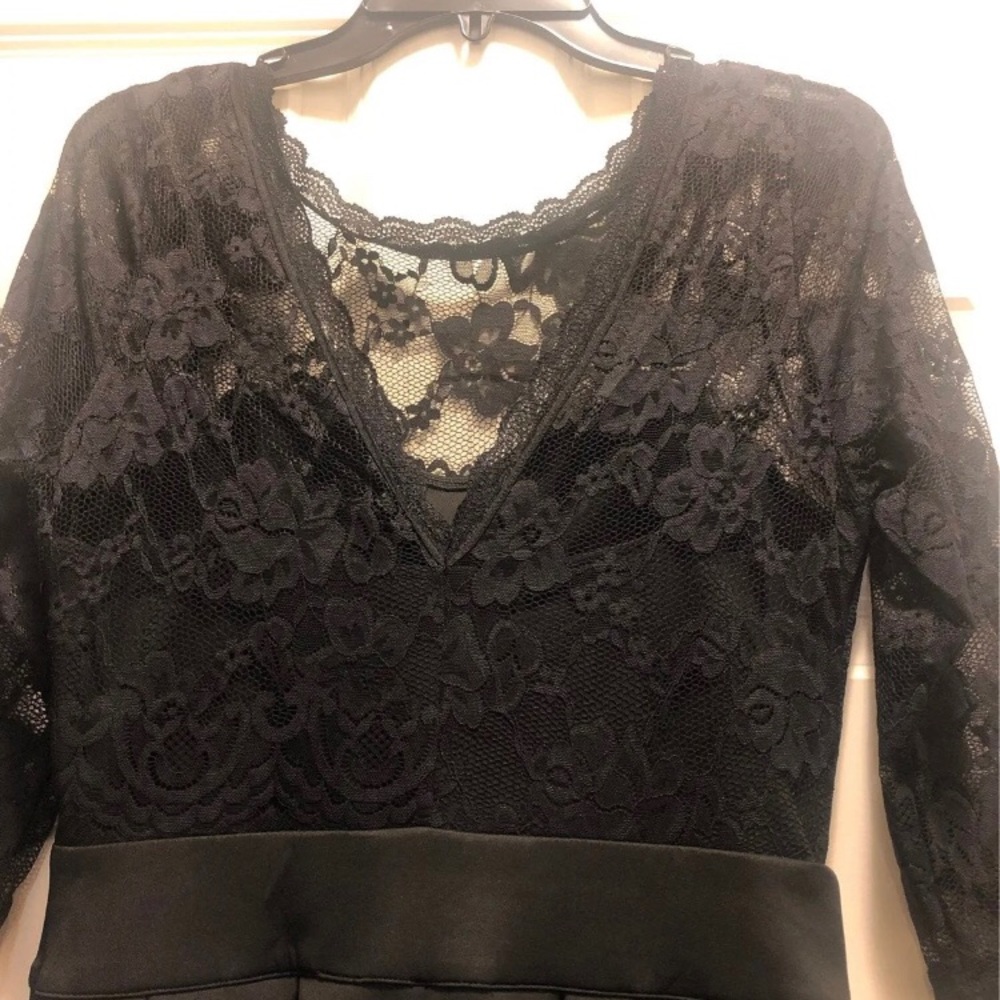 Dress - Picture 3 of 4